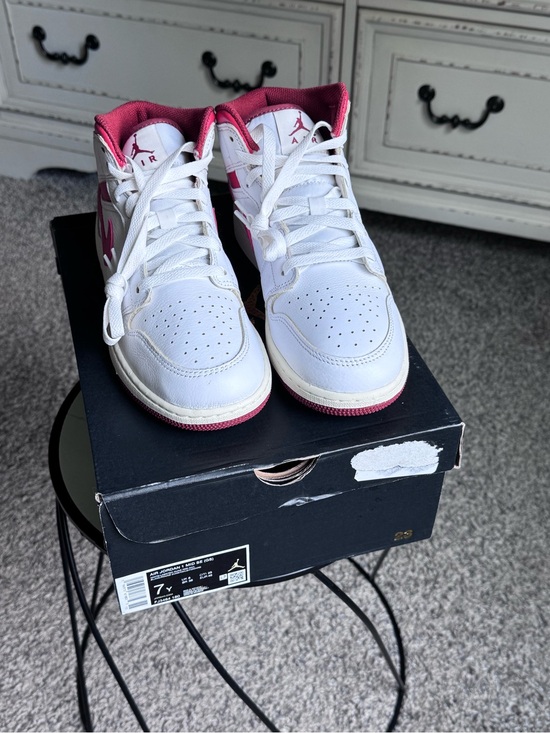 Jordan Shoes - Air Jordan 1 Mid SE. Size 7 Y / 8.5 Women. New and Never Worn.